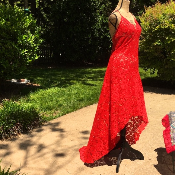 Red guipure lace open back dress - Picture 6 of 9